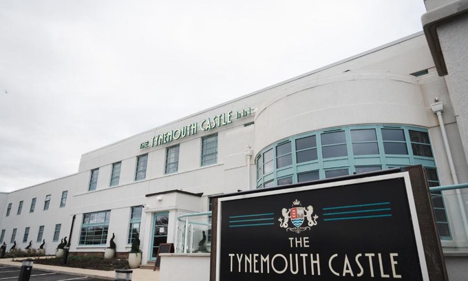 Tynemouth Hotel | Pet-Friendly Retreat at Tynemouth Castle Inn with Ocean Views