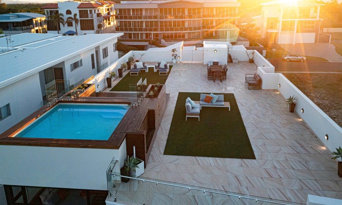 Mackay Harbour Villa | THE ULTIMATE BEACH FRONT ACCOMMODATION