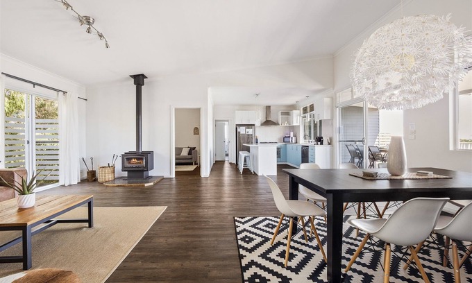 Gnarabup House | Discover Your Perfect Coastal Escape with Family Amenities
