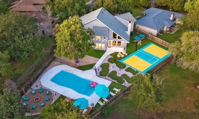 Wetmore House | The Ultimate Getaway: Pool, Pickleball, Mini Golf