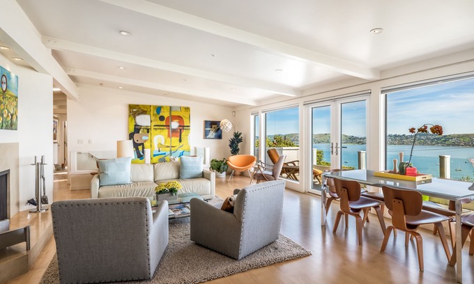 Sausalito House | Relaxing July Escape: Scenic Sausalito Home with Amenities