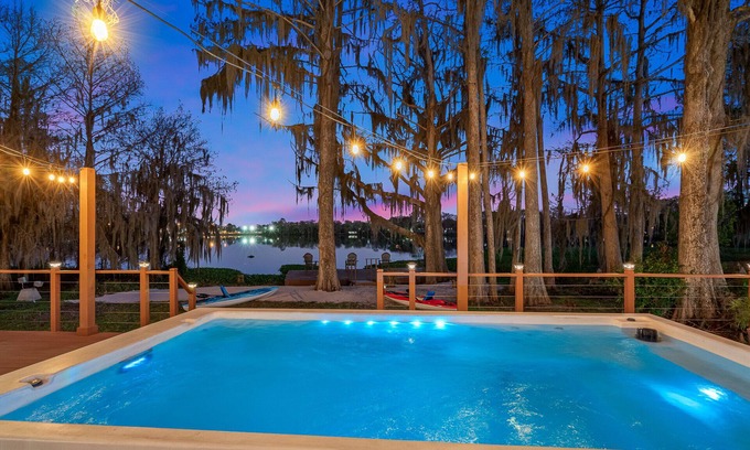 Sanford House | Idyllic Lakeside Escape with Spa and Ocean Views