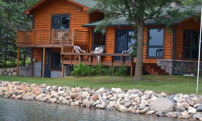 Pequot Lakes Cabin | Experience the Ultimate North Cabin Getaway with Breakfast