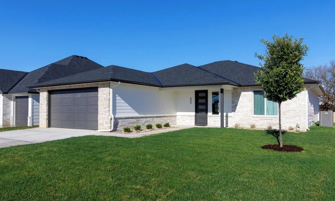 Andover House | Ideal Destination for Golf, Weddings, and Business Retreats