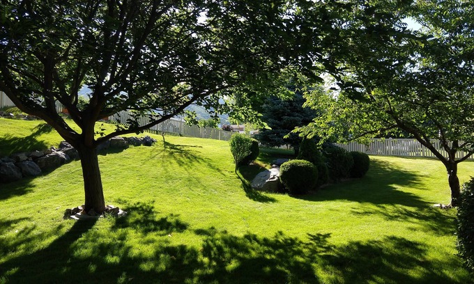 Ogden House | Relaxing Retreat with Spa, Pool & Breakfast Included