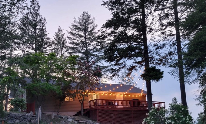 Finley Point House | Experience the Ultimate Sunset at Flathead Lake Resort