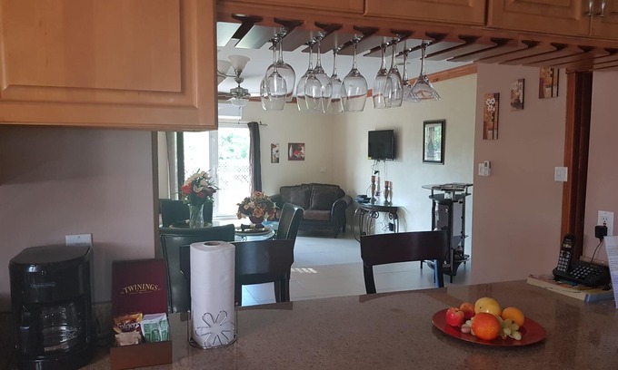 Nassau Condo | Explore the Ultimate Tourism Condo with Kitchen Amenities