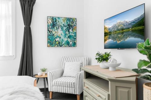 Christchurch City Centre Villa | Unique Group Retreat in Central City Christchurch Awaits!