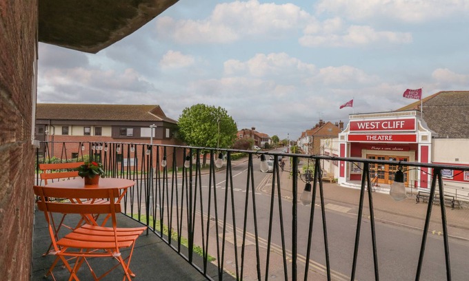 Clacton-on-Sea Cottage | Pet-Friendly Escape at The Upper Circle in Clacton-On-Sea