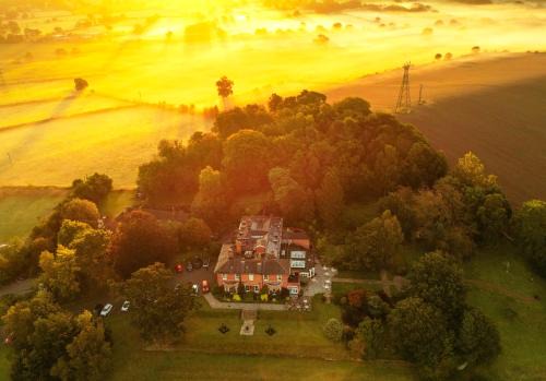 Barlaston Hotel | Discover The Upper House: 4-Star Pet-Friendly Retreat