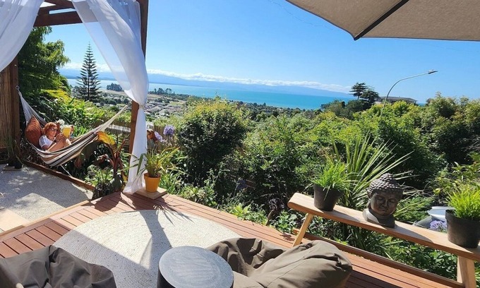 Tahunanui Apartment | The Upside Down - Perfect Haven for Couples & Solo Escapes in Nelson