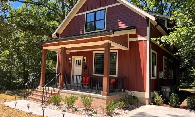 Biddleville House | Uptown Cottage: Family-Friendly Stay Near City Center