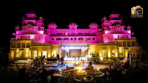 Sanchi Hotel | Relax at The Utopia Resort Sanchi with Pool & Hot Tub