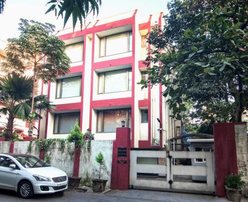 Jogeshwari East Bed & Breakfast | Budget-Friendly Stay at The V Sadan with Breakfast Included