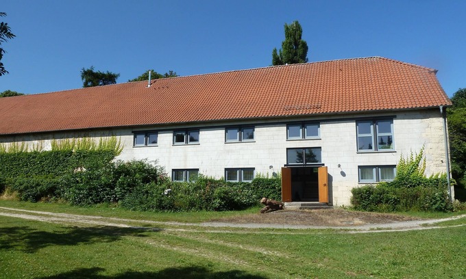 Hildesheim District House | Cozy Retreat in a Barn: Spa & Breakfast Included!