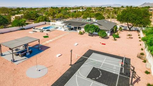 North Scottsdale House | Discover The Vacation Spot: Pet-Friendly with a Pool & Hot Tub