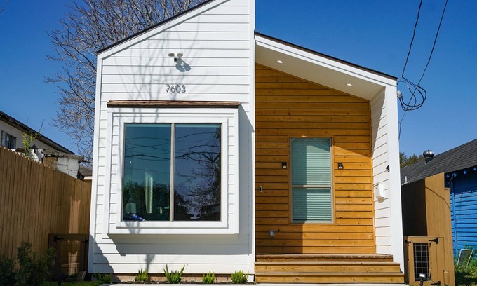 Greater East End House | Discover The Vacationer: Guest Rated 10/10 & Family-Friendly