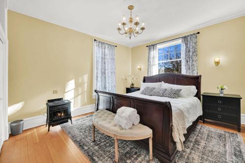 Huntsville Bed & Breakfast | The Valley House Inn Sprague Suite