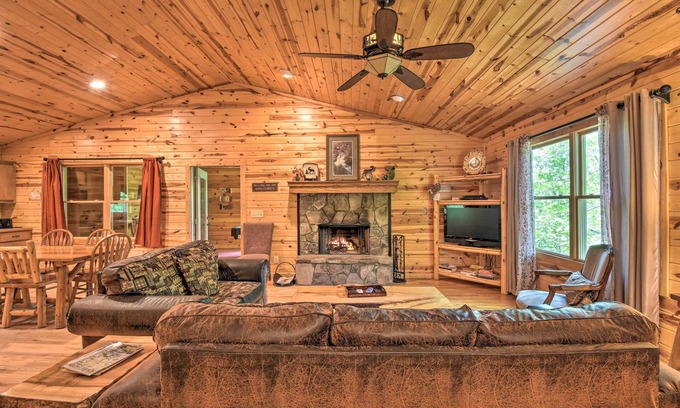 Helen Cabin | Experience 'The Valley View' at Sautee Mountain Retreat