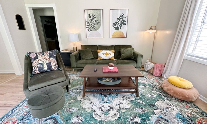 Monroe House | Discover Velvet Crush Cottage: Family-Friendly Retreat in Monroe