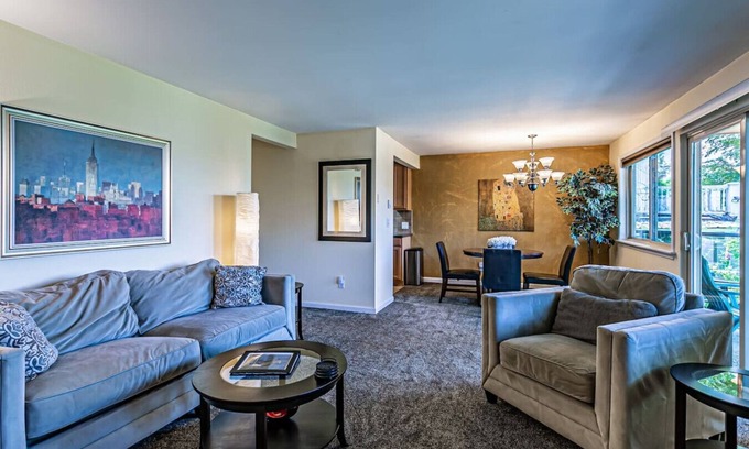 North End Condo | Relax at the Veranda: Rated 9.8 with Jacuzzi & Breakfast