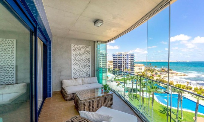 Punta Prima Apartment | Oceanfront Bliss at The View Apartment - Sea Senses