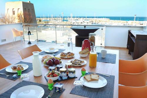 San Foca Bed & Breakfast | Relaxing Ocean View at The View B&B with Spa & Terrace