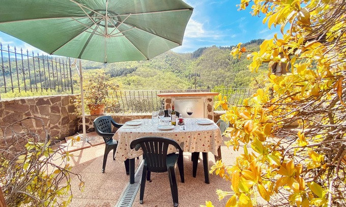 Benabbio House | Family-Friendly Vrbo Property with Breakfast Included