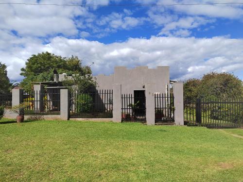 Graskop House | Inviting The View Holiday Home with Breakfast & Family Amenities