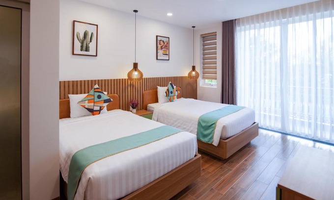 Cam Lam Hotel | Oceanfront Oasis: The View Hotel with Spectacular Amenities