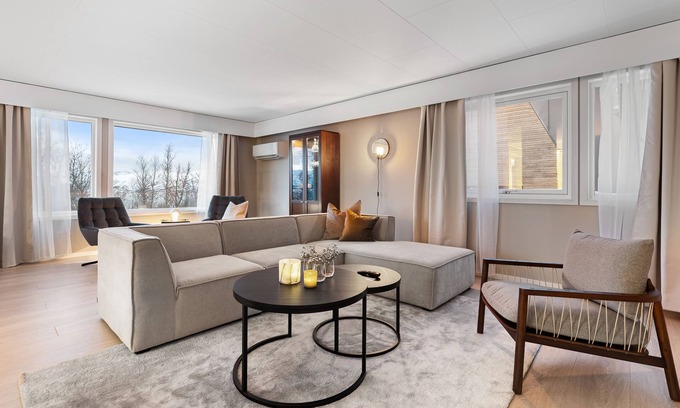 Tromso Apartment | Experience The View: Family-Friendly with Restaurant & Kitchen
