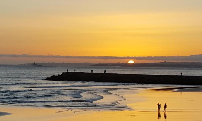 Costa de Caparica Apartment | Experience Oceanfront Bliss at The View - Sea and Surf
