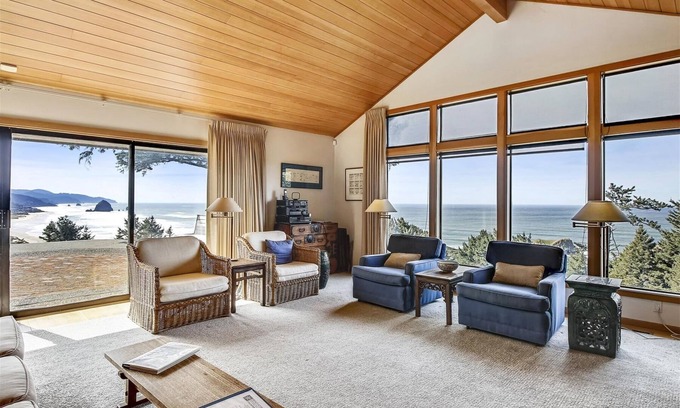 Cannon Beach House | Oceanfront Bliss at The Viewpoint - Pet-Friendly Escape!