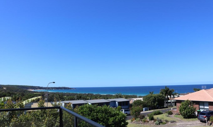 Tura Beach House | Family-Friendly Retreat at The Views - 3 or 4 Bedrooms