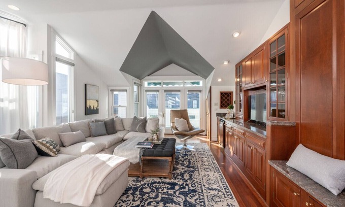 Mount Adams Condo | Pet-Friendly Getaway at The Views at Centennial House