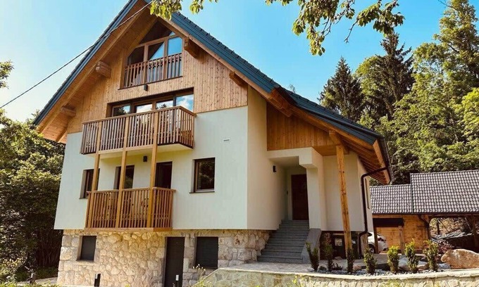 Bled Apartment | Premium Retreat at The Villa Bled with Lake Views