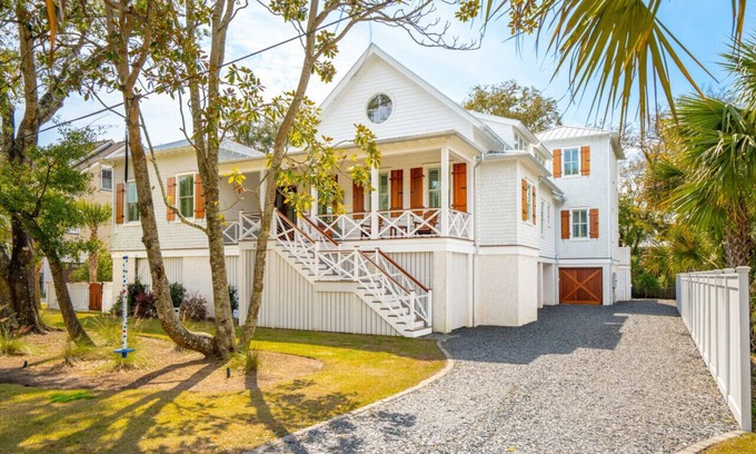 Isle of Palms Apartment | Villa Pairidaeza: Oceanfront Retreat with Private Pool