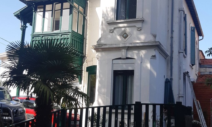 Arcachon Bed & Breakfast | Discover Timeless Elegance at The Villa Roxane Hotel