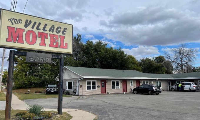 Eldora Hotel | Exceptional Stay at The Village Motel - Pet & Child Friendly