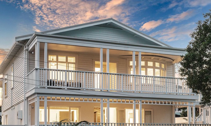 Grey Lynn Villa | Experience The Village Reserve: 4-Star Family Getaway