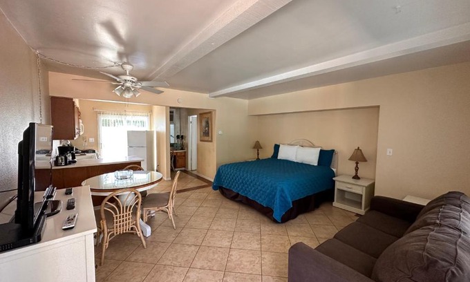 Tahquitz River Estates Apartment | Relax at The Villas of Palm Springs: 4-Star Oasis with Pool