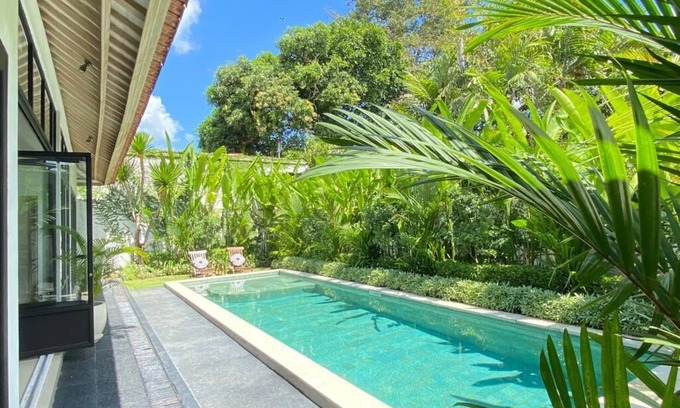 Umalas Villa | Relax at The Villas Umalas: Family-Friendly with Pool