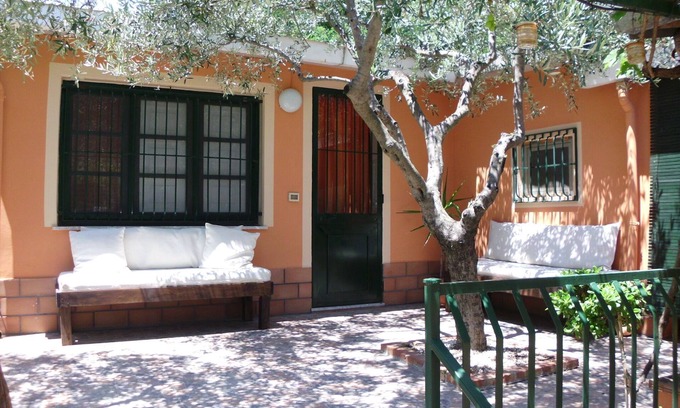Mitogio House | Guest Rated: 9.8, Stay at 'The Vineyard' in Taormina