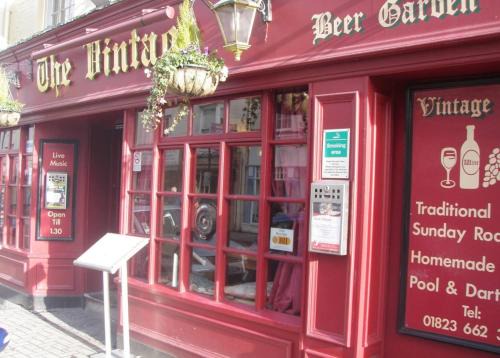 Wellington Bed & Breakfast | Vintage Inn: Family-Friendly & Pet-Friendly Getaway