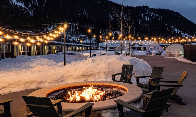 Jackson Hotel | Discover The Virginian Lodge: Top Rated Stay with Spa & Pool