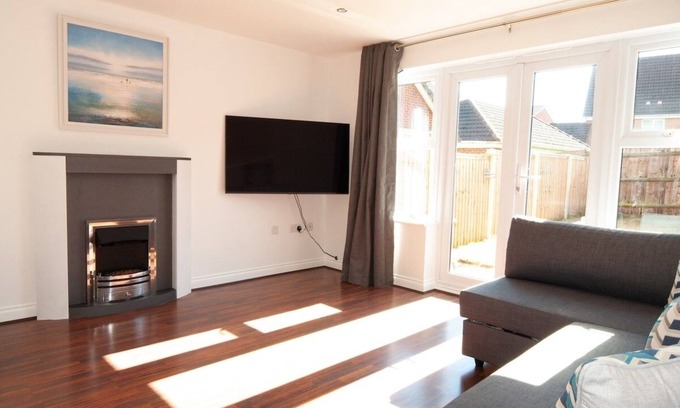 Alvaston House | The Voyager - 6 Beds, 3 Bedrooms, Great for Contractors