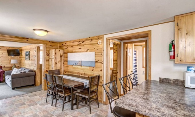 Brill Cabin | Family-Friendly Comfort at The Walleye, Lincolnwood Resort