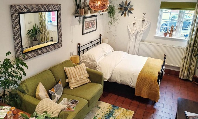 Fairseat House | Private Retreat at The Walnut, Meopham - 10/10 Guest Rated