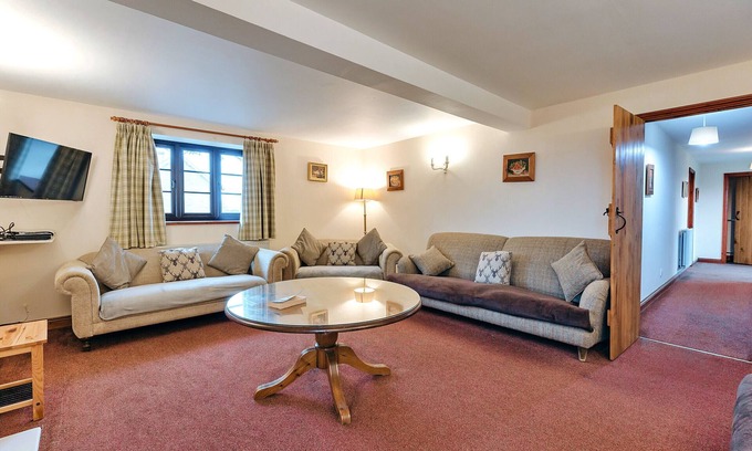 Craven Arms Cottage | Relaxing Getaway at The Walton | Family-Friendly Amenities