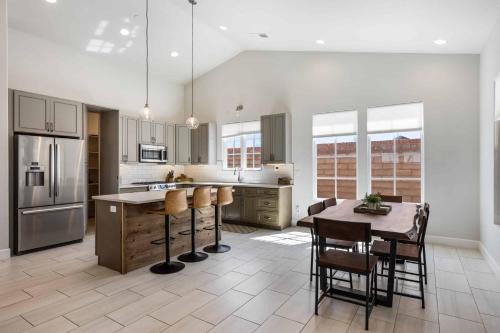 Hurricane House | Unforgettable Stays at The Wanderer Home: Pet-Friendly Retreat